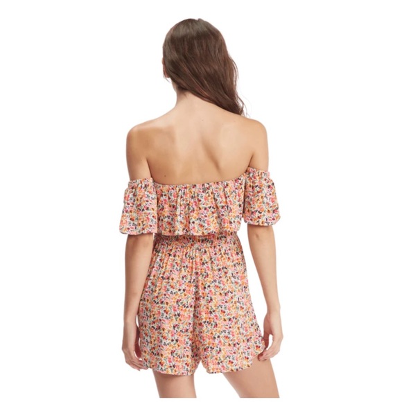 NWT woman’s size large Roxy off the shoulder shorts romper - Picture 2 of 16